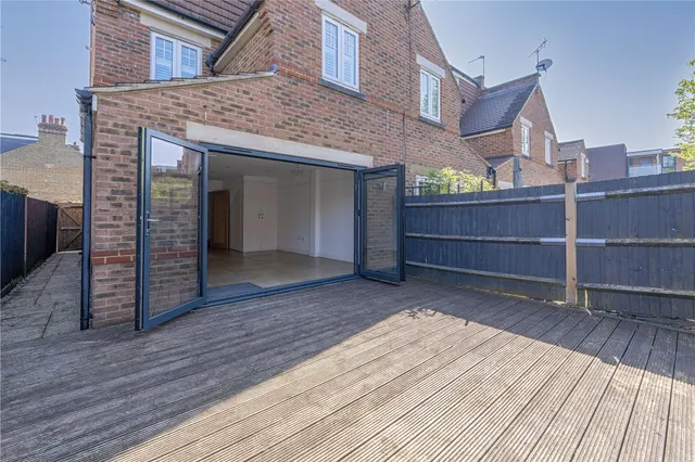 Photo 2 — Camac Road, Twickenham, TW2 6NU