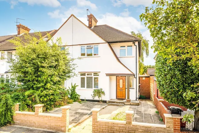 Princes Avenue, W3, photo 1