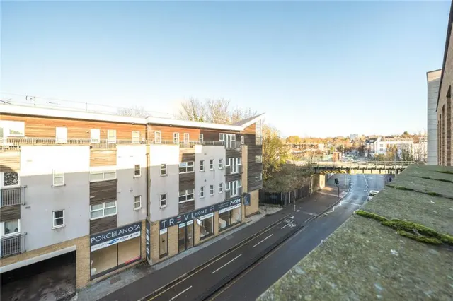 London Road, Kingston upon Thames, KT2, photo 1