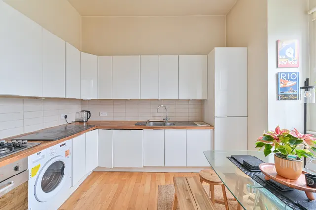 Photo 2 — Flat A, 85 Anerley Road, London