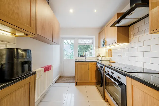Myrtledene Road, SE2, photo 3