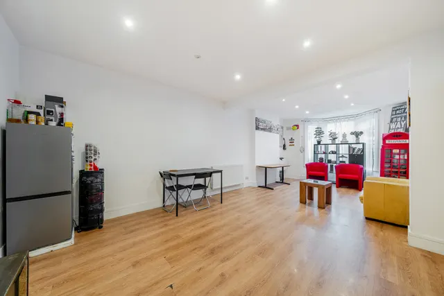Myrtledene Road, SE2, photo 2