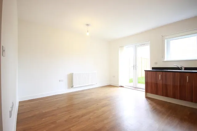 Campus Avenue, Dagenham, RM8, photo 3