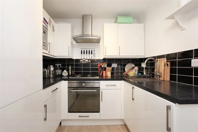 Vicarage Crescent, Battersea, SW11, photo 2