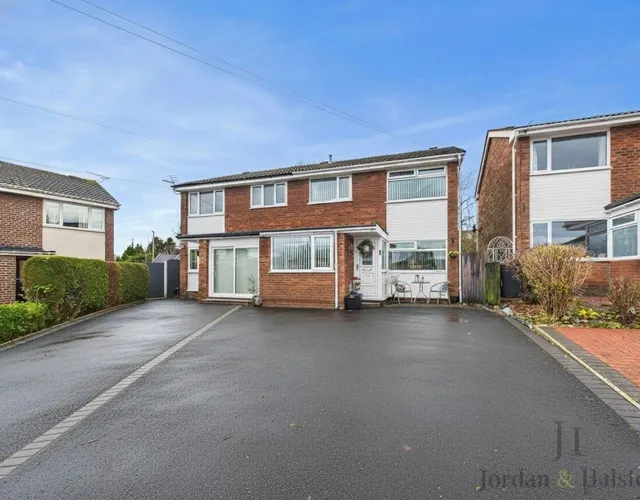 Weaver Road, Frodsham, Cheshire, WA6 7HP, photo 1