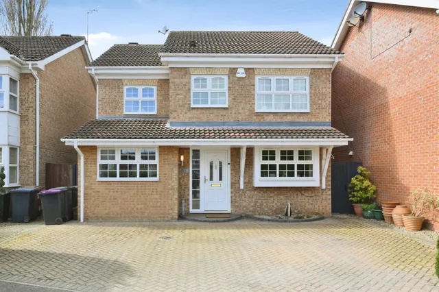 Photo 2 — Lawrence Avenue, Stanstead Abbotts, Ware