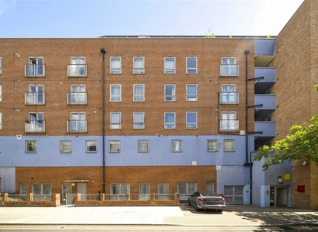Photo 2 — Glasshouse Fields, Wapping, E1W