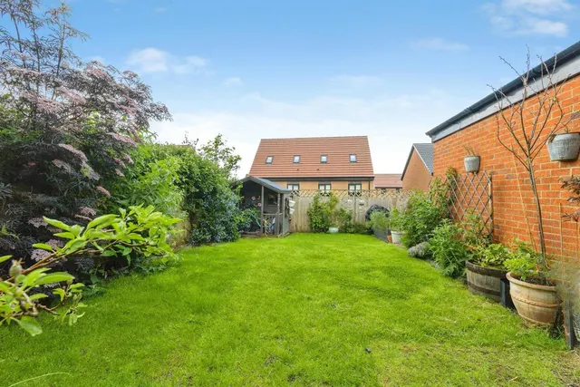 Photo 2 — Hunters Way, Eaglescliffe, Stockton-on-Tees, TS16