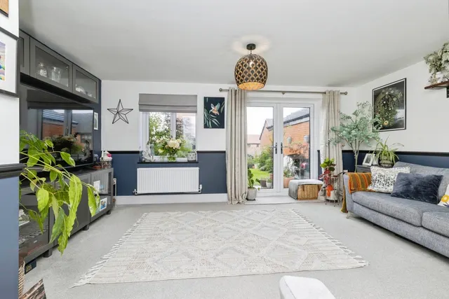 Photo 3 — Hunters Way, Eaglescliffe, Stockton-on-Tees, TS16