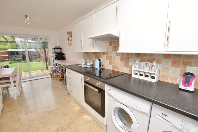 Emmanuel Close, Guildford, GU2, photo 2
