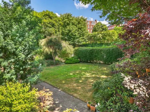 Phillimore Gardens, London, W8, photo 3