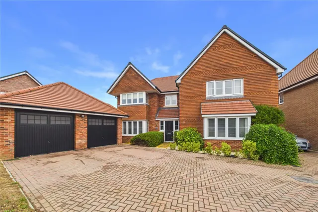 5 bedroom house, Cook Grove, Spencers Wood, RG7