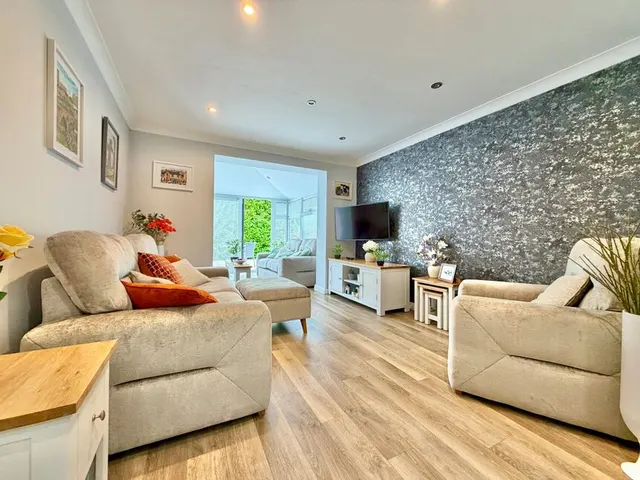 Photo 2 — Beach Close, Evesham, Worcestershire, WR11
