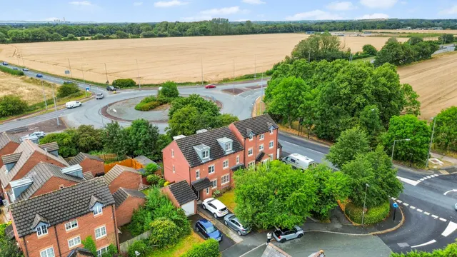 Photo 2 — Summercroft Close, Golborne, Warrington, WA3 3WL