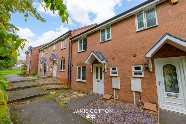 Brett Young Close, Halesowen, B63, photo 1