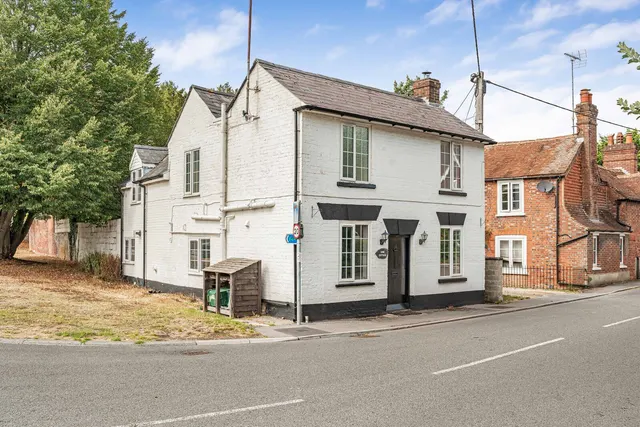 3 bedroom house, Abingdon Road, East Ilsley, RG20