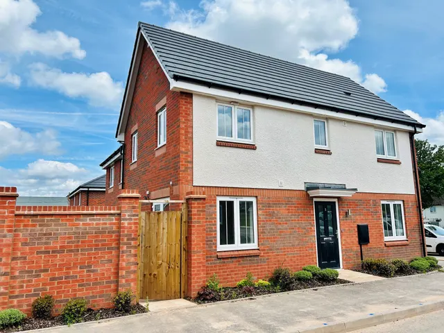 Webster Drive, Derby, photo 1