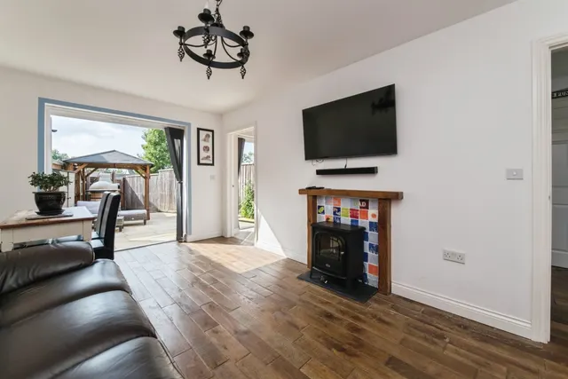 Photo 3 — Glanvill Way, Honiton