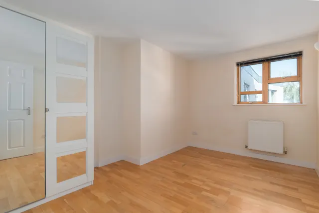 Woolwich Road, London, SE10, photo 2