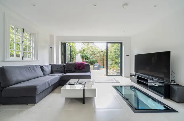 Knatchbull Road, London, SE5, photo 2