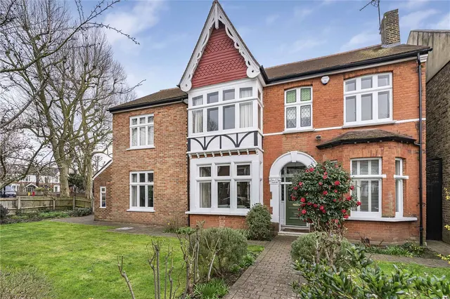 St. Stephens Avenue, London, W13 8ES, photo 1