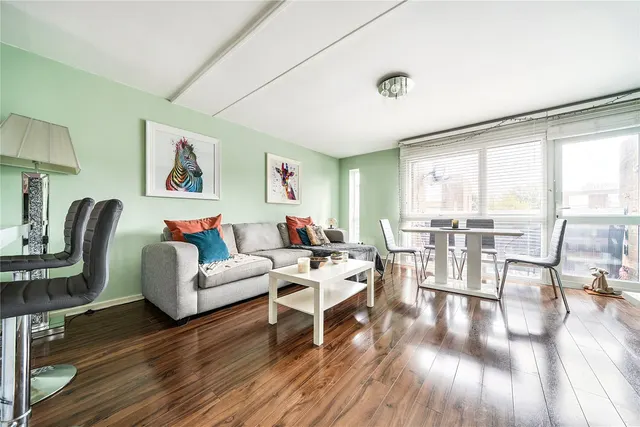 Photo 2 — Longlands Road, Sidcup, DA15