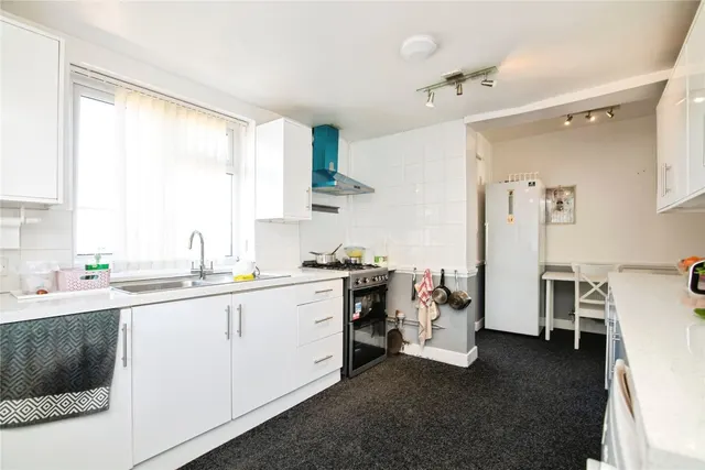 Swan Crescent, Oldbury, B69, photo 3