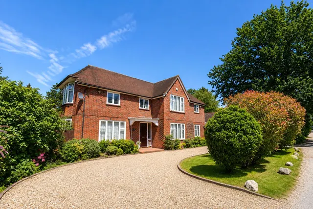 Lytton Road, Woking, GU22, photo 1