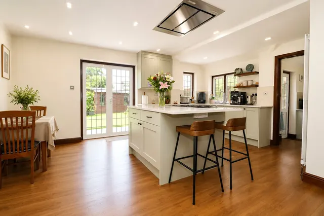 Lytton Road, Woking, GU22, photo 2