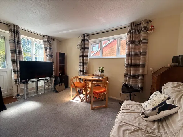 Photo 2 — Hayter Gardens, Romsey, SO51