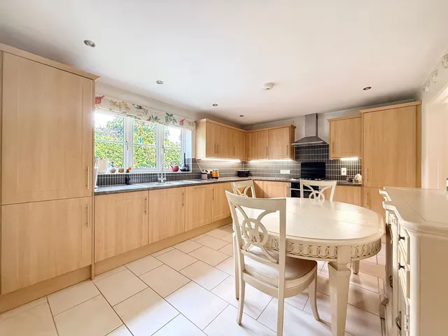 Haynes Close, Faringdon, SN7, photo 2