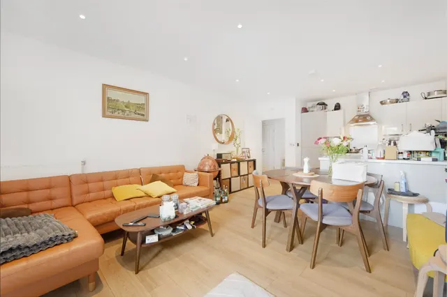 Brumwell Avenue, SE18, photo 1