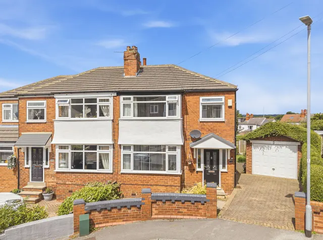 Field End Mount, Leeds, LS15, photo 1