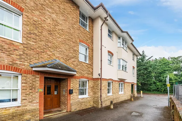 South Street, Dorking, RH4, photo 1