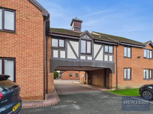 Glebe Farm Court, Up Hatherley, GL51, photo 1