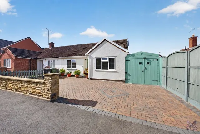 Briar Close, Evesham, WR11, photo 1