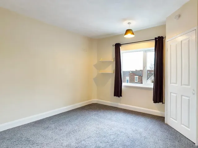 London Road, Portsmouth, PO2, photo 3