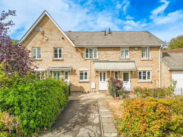 2 bedroom property — Windsor Road, Pitstone