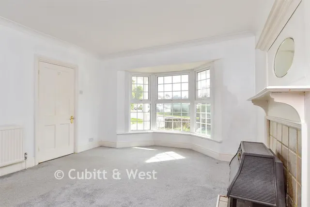 Telscombe Cliffs Way, Telscombe Cliffs, BN10, photo 2