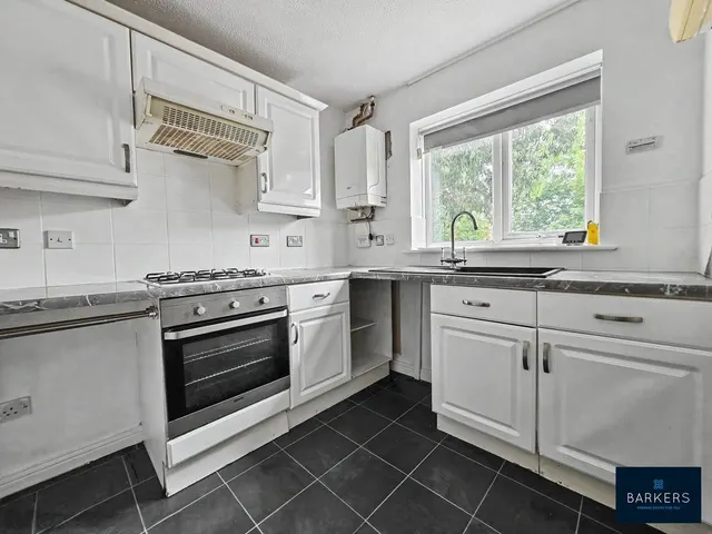 Photo 2 — Coates Close, Dewsbury WF12 7TQ