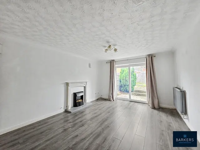 Photo 3 — Coates Close, Dewsbury WF12 7TQ