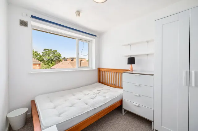 The Retreat, Surbiton, KT5, photo 3
