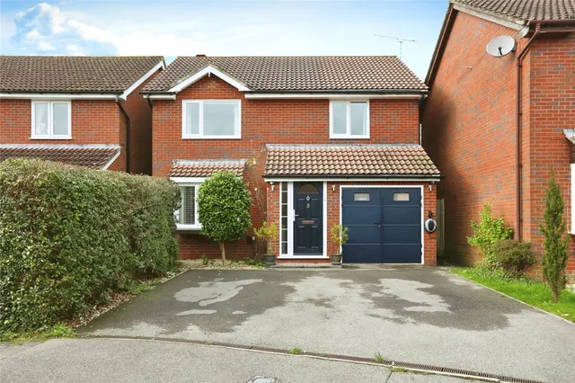 Thetford Gardens, Chandler's Ford, SO53, photo 1