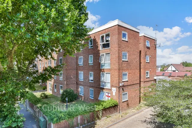 St. James Road, Sutton, SM1, photo 1