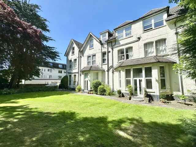 Knyveton Road, Bournemouth, photo 1