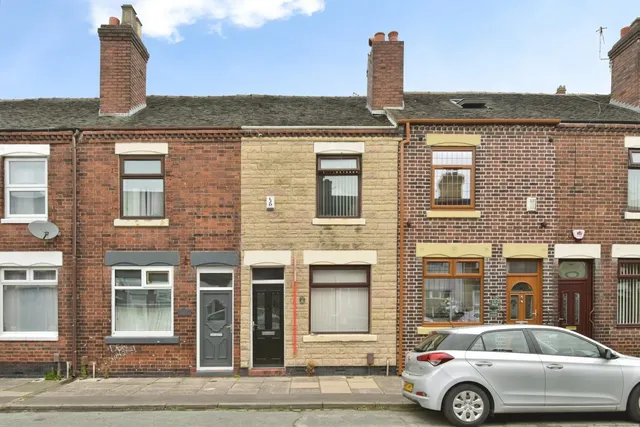 Alma Street, STOKE-ON-TRENT, Staffordshire, ST4, photo 1