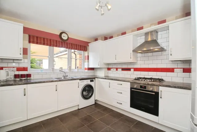 Photo 2 — Kinross Way, Hinckley, Leicestershire, LE10