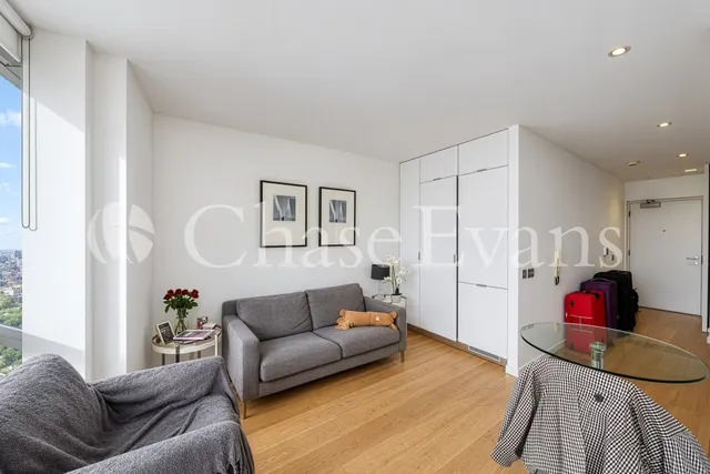 Fairmont Avenue, Canarry Wharf, E14, photo 3