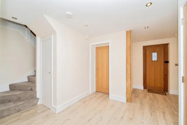 Harmondsworth Lane, Sipson, UB7, photo 2