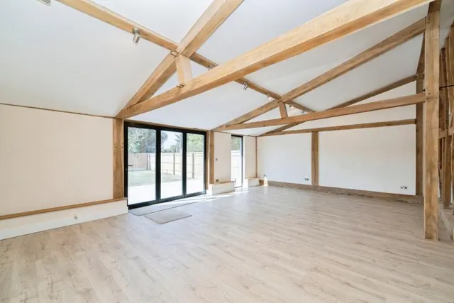 Harmondsworth Lane, Sipson, UB7, photo 3